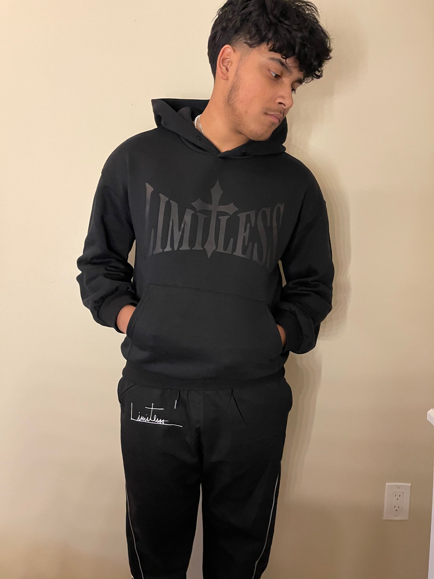 LimitLess Tracksuit - Hoodie